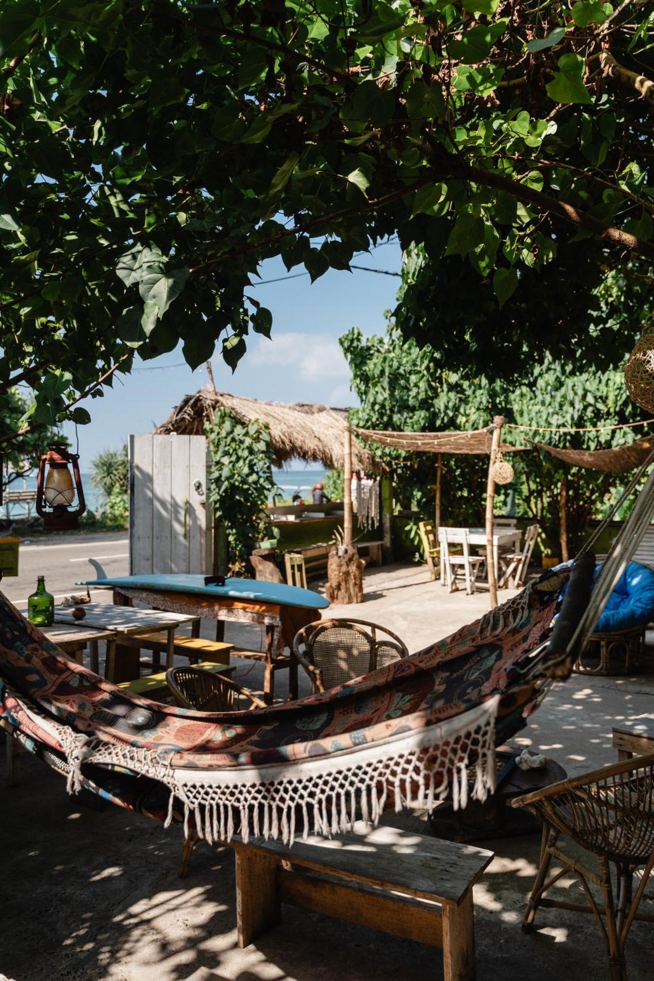 Gaia Ocean Surf Yoga Hostel Ahangama Exterior photo